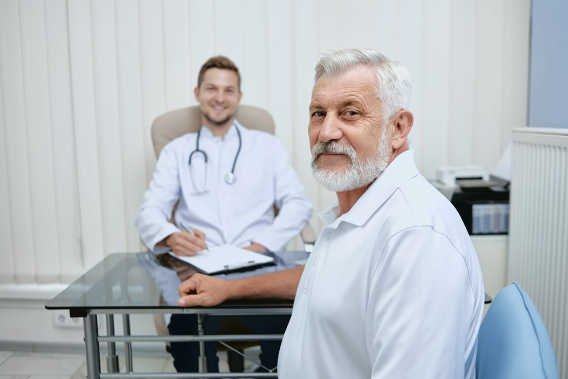 Как уговорить пожилого человека обратиться к врачу?