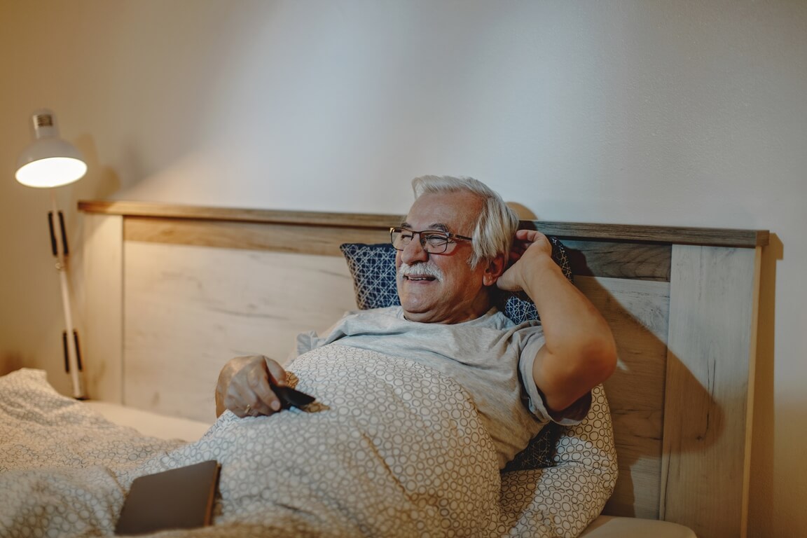 Как улучшить сон пожилого человека?